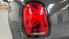 MINI Hatchback 2.0 Cooper S Exclusive II 5dr Auto [Comfort/Nav] Petrol Hatchback